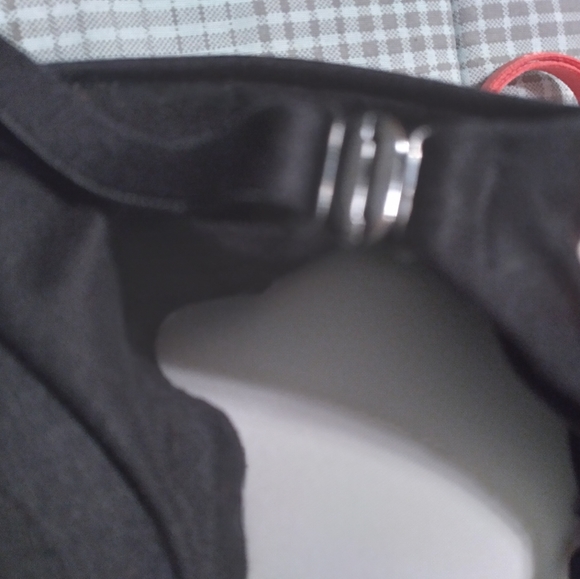 Bras - Picture 3 of 5